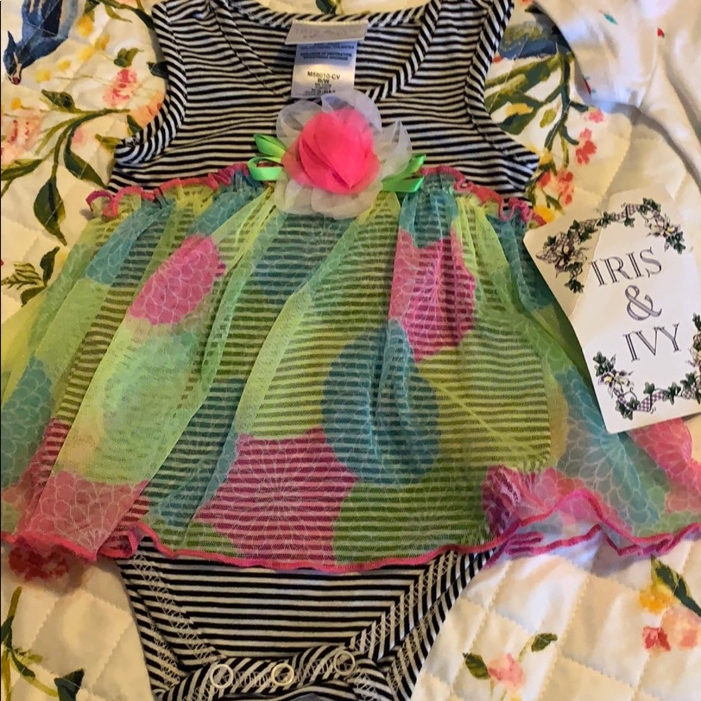 Baby girl bundle size 0-3 3-6 9 M new EUC